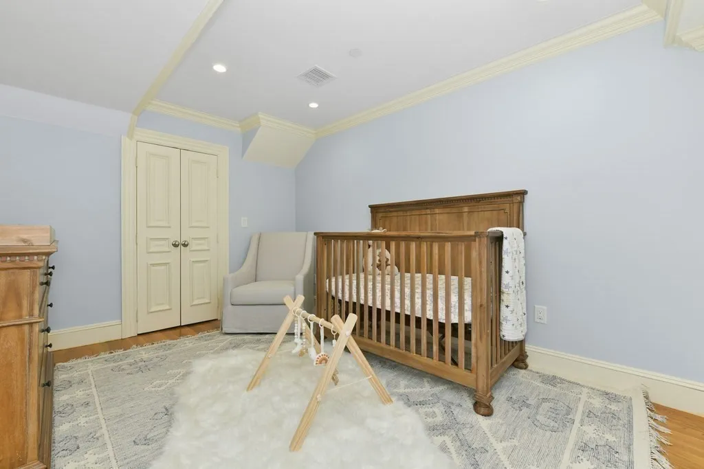 447 Beacon St, Back Bay