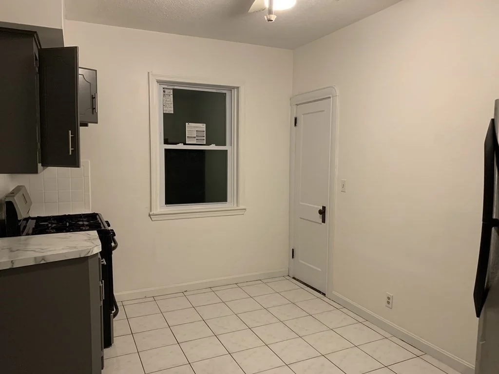 44 Crawford St, Fall River