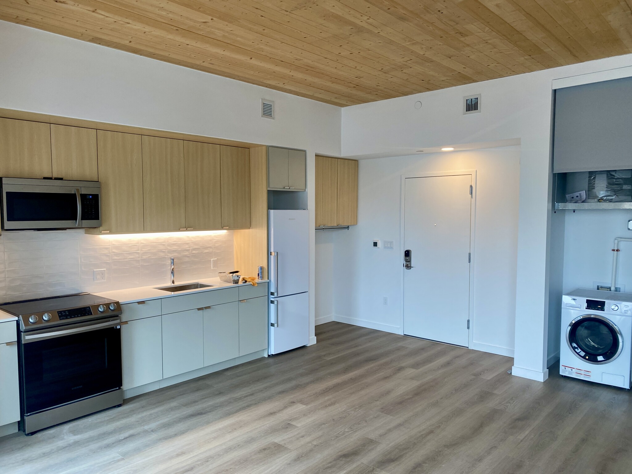 154 Broadway, East Somerville