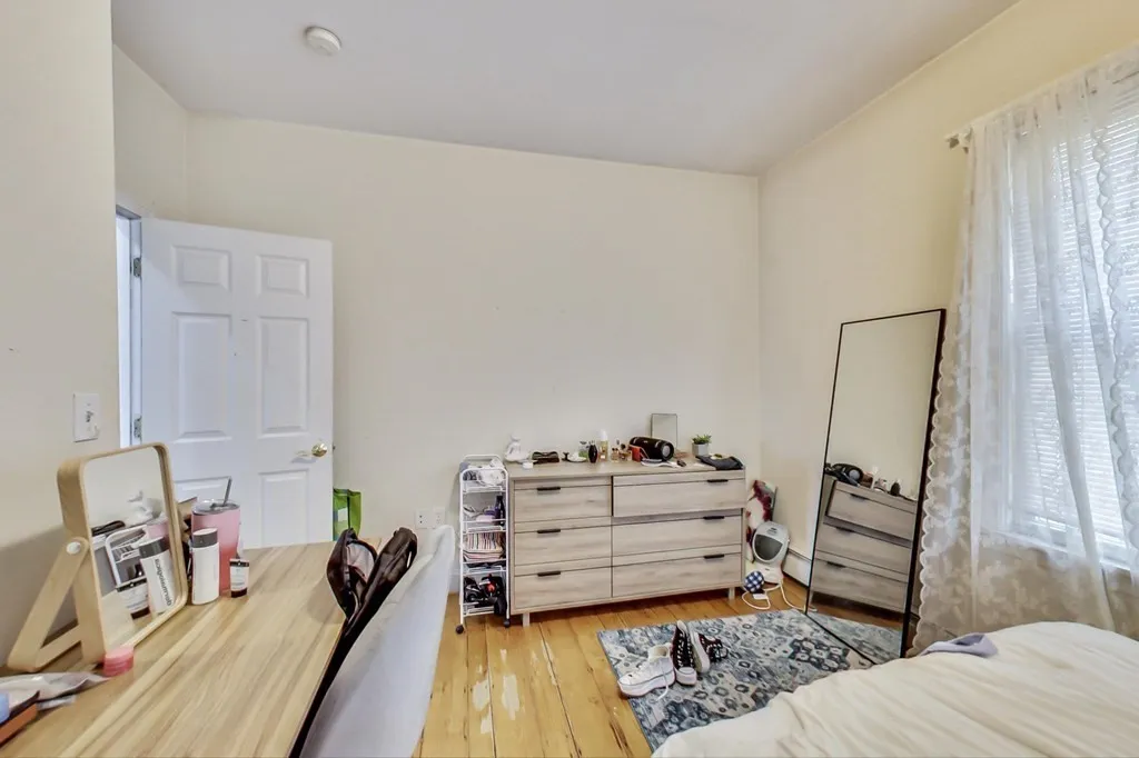 47 Hillside St, Mission Hill