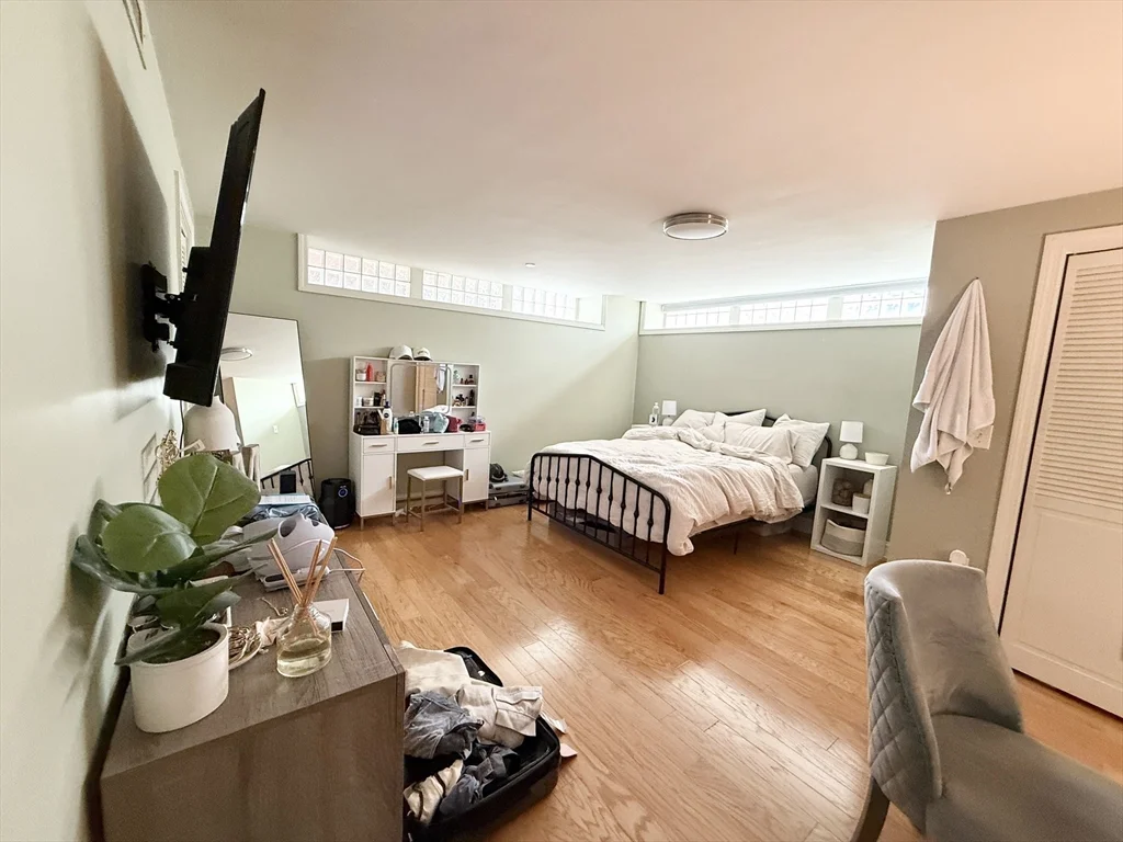 195 West 3rd St, South Boston