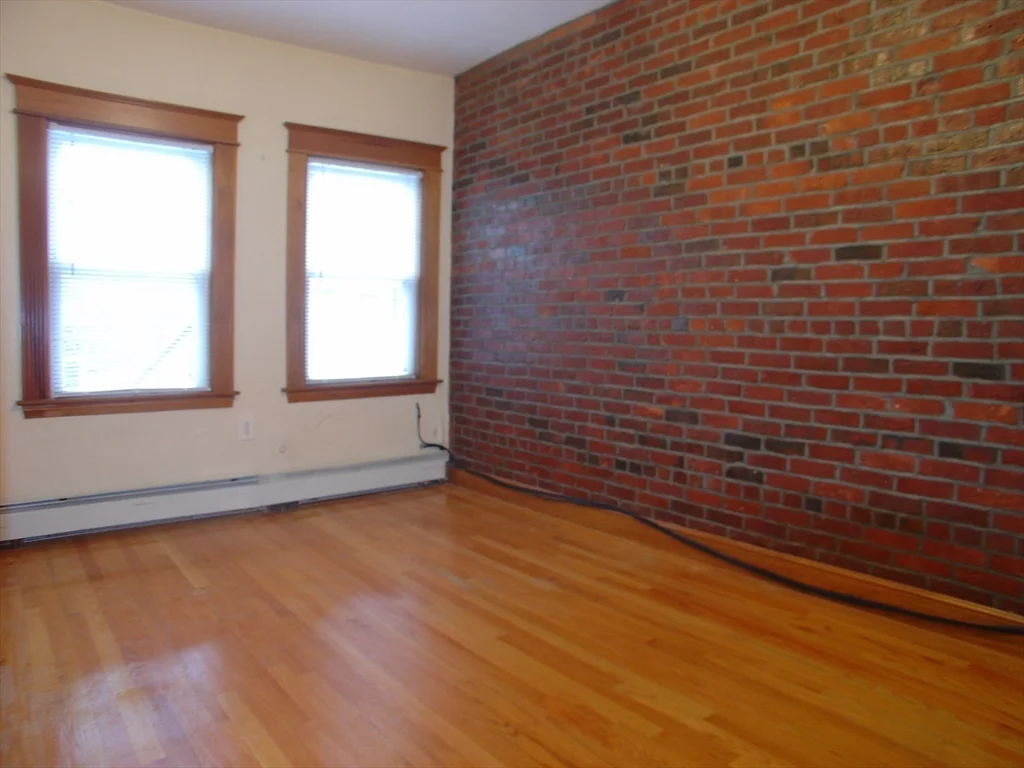 527 East 3rd St, South Boston