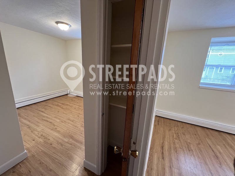 164 North Beacon St, Oak Square