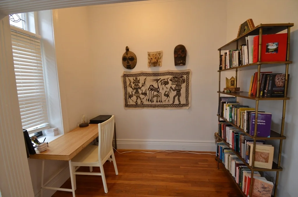 1109 Boylston St, Fenway