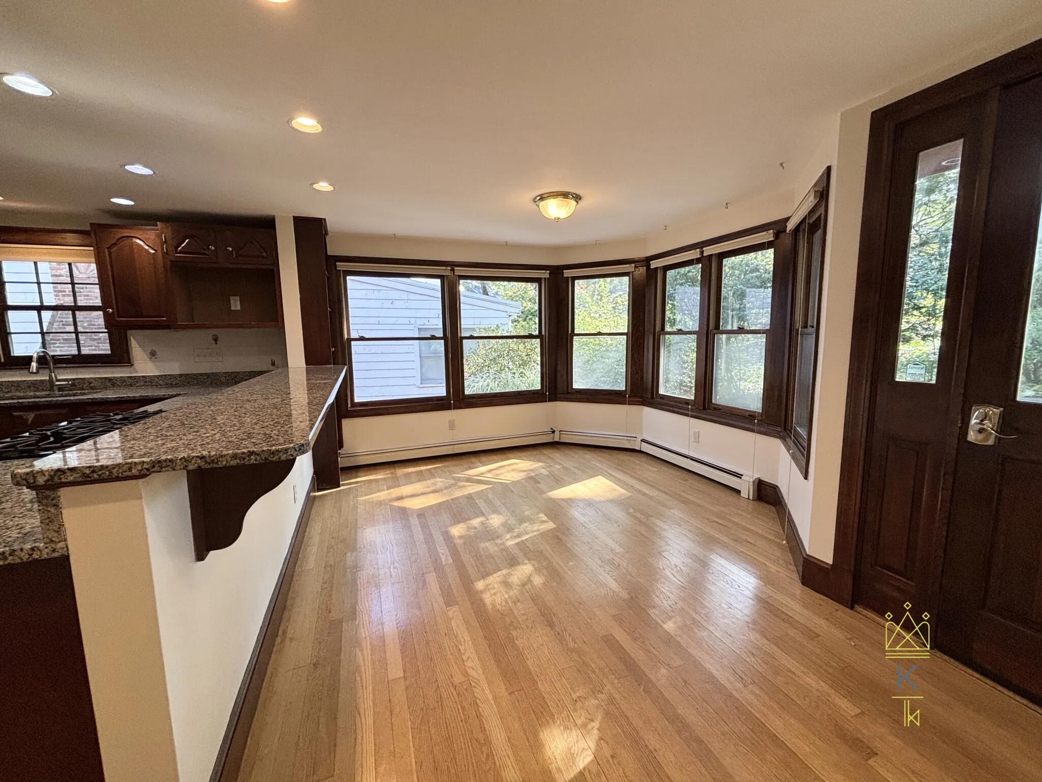 33 Clearwater Rd, Chestnut Hill