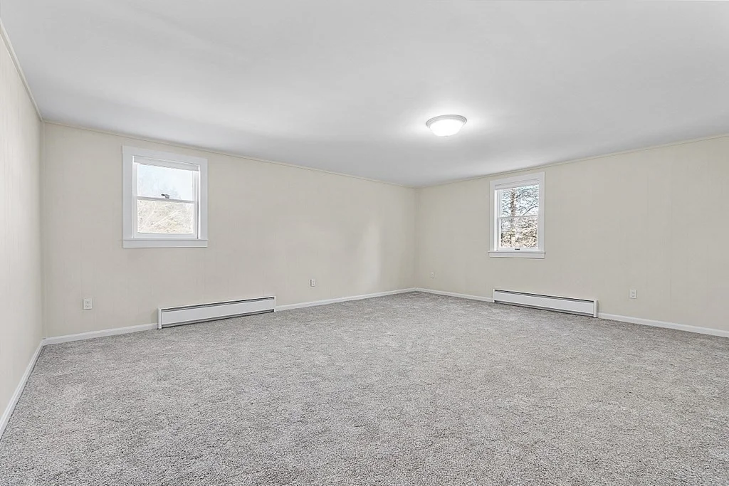 8 Main St, Pepperell