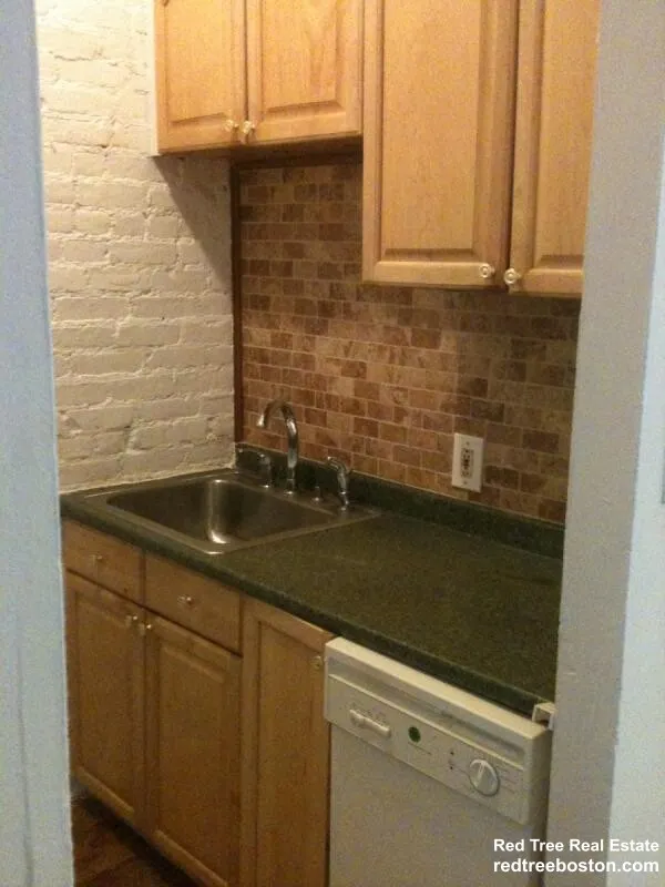 896 Huntington Ave, Mission Hill