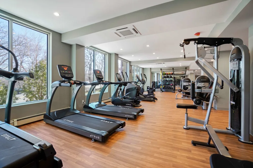 700 Huron Ave, Strawberry Hill