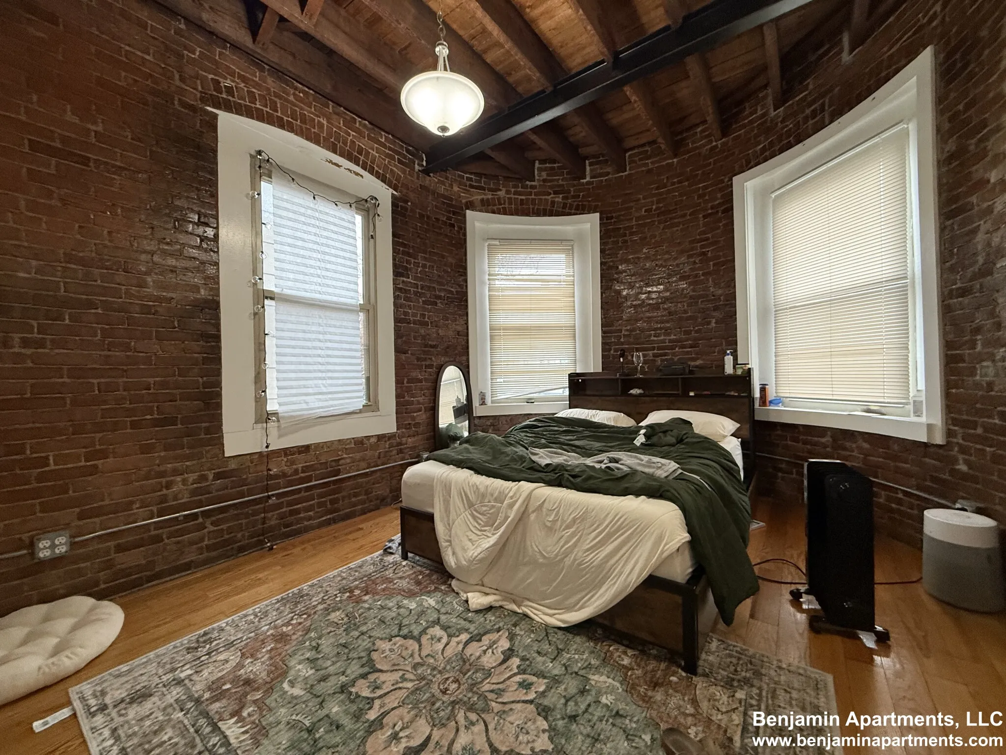 879 Beacon St, Fenway