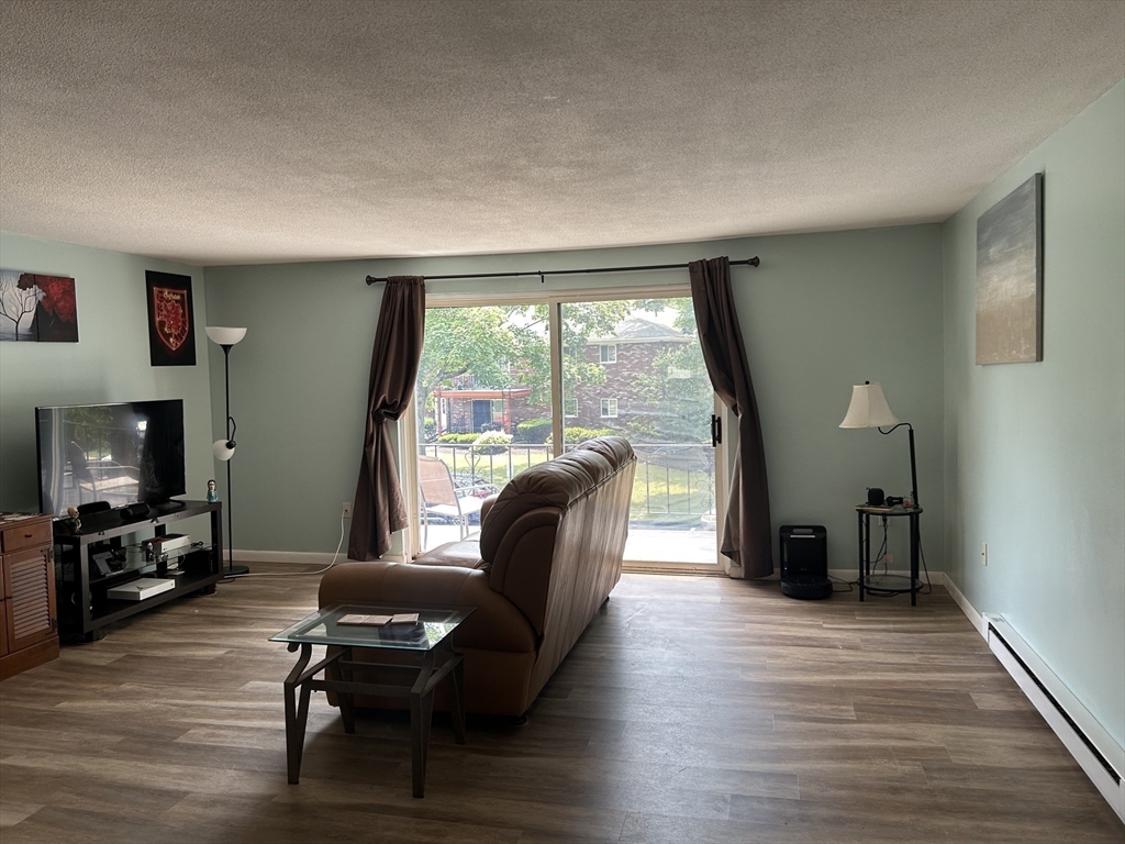 18 Fountain Ln, Weymouth