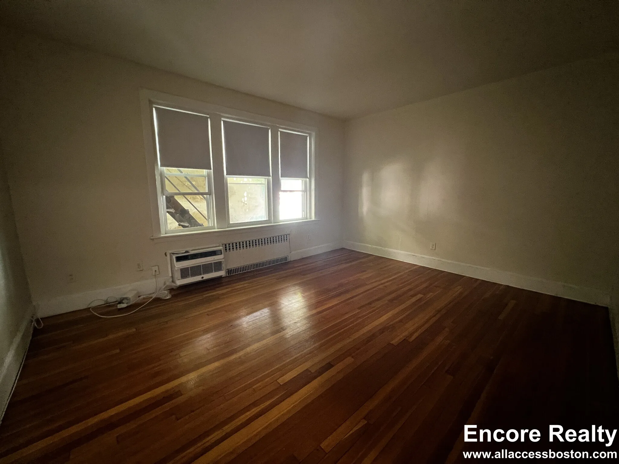 33 Lancaster Ter, Corey Hill