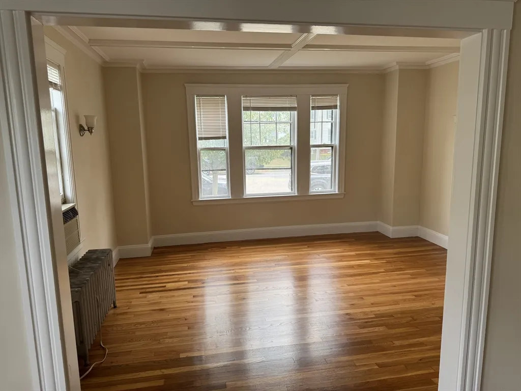 106 Kenoza Ave, Winnekenni Park