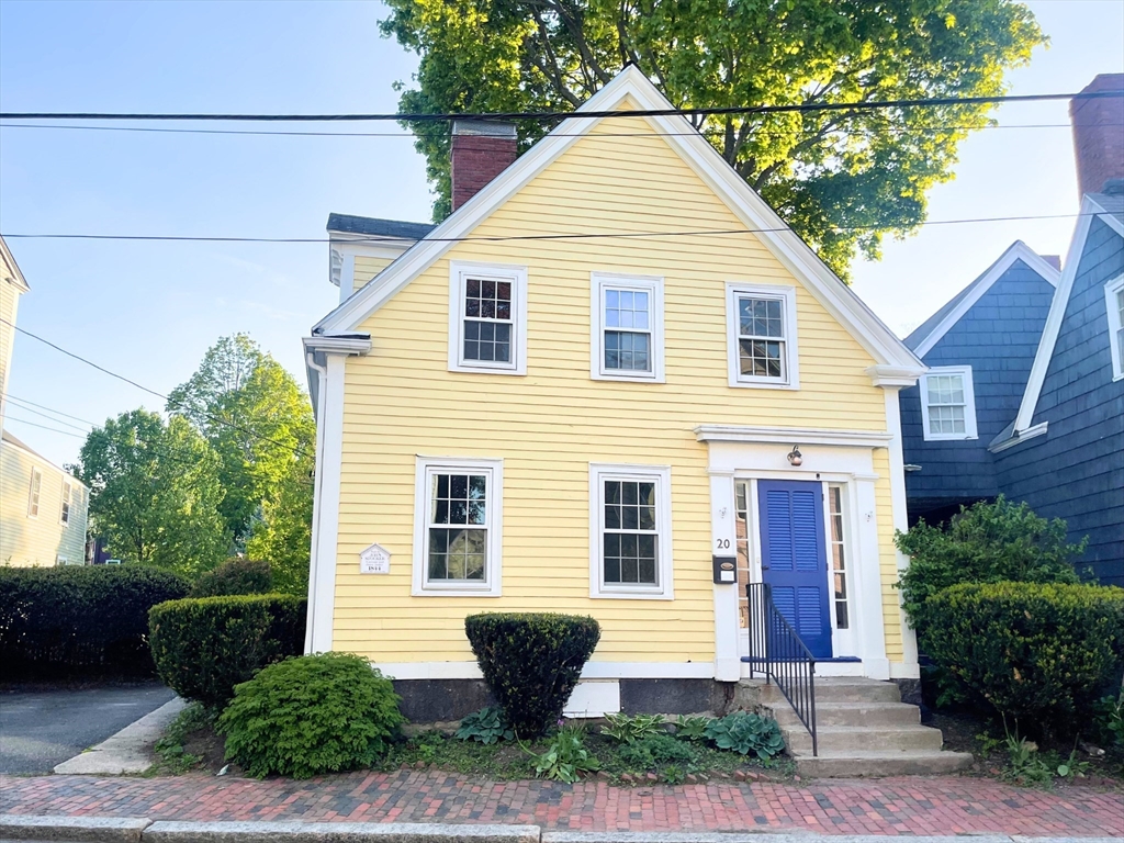 20 Pleasant St, Salem