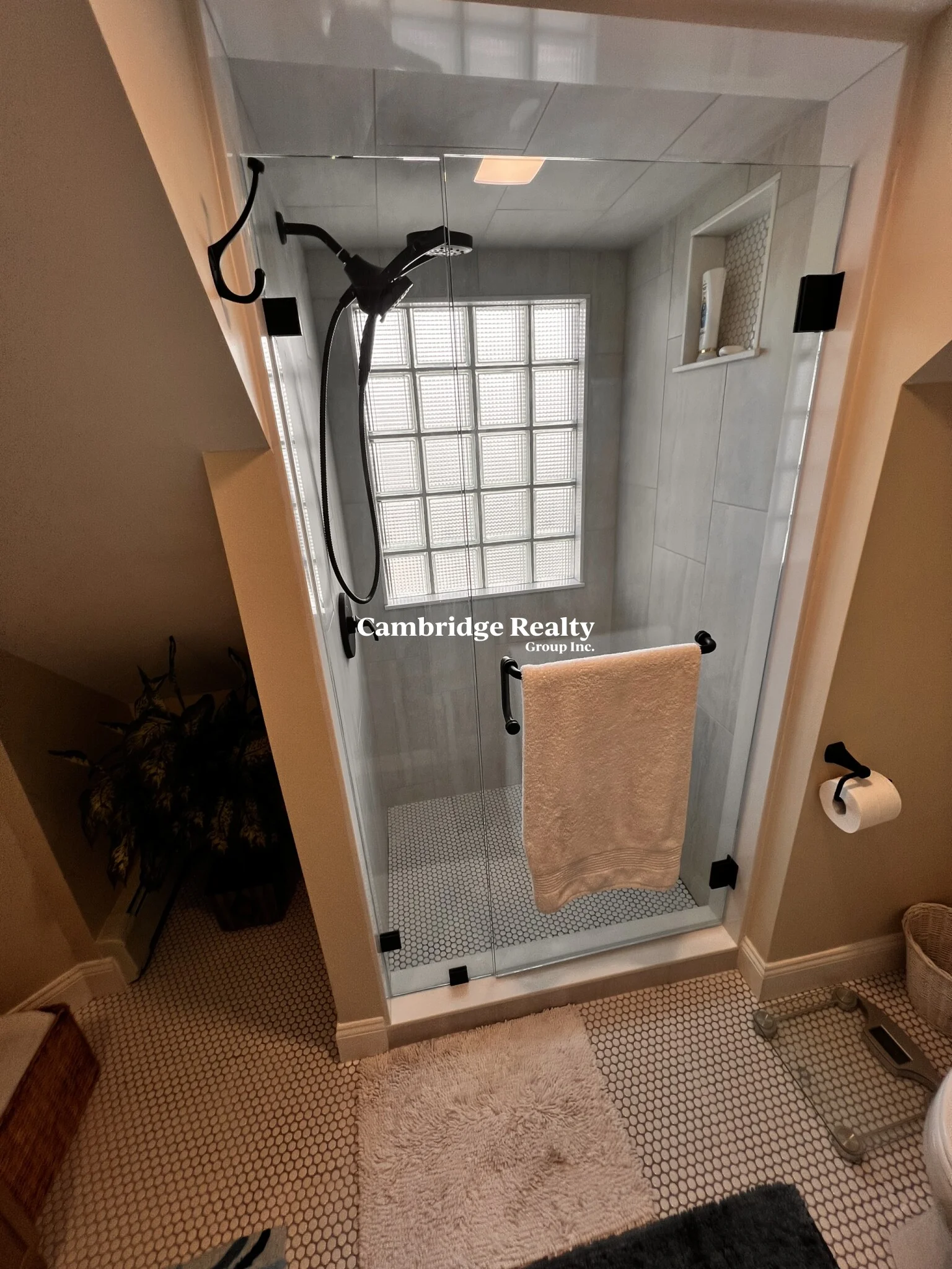 626-628 Washington St, Wellesley