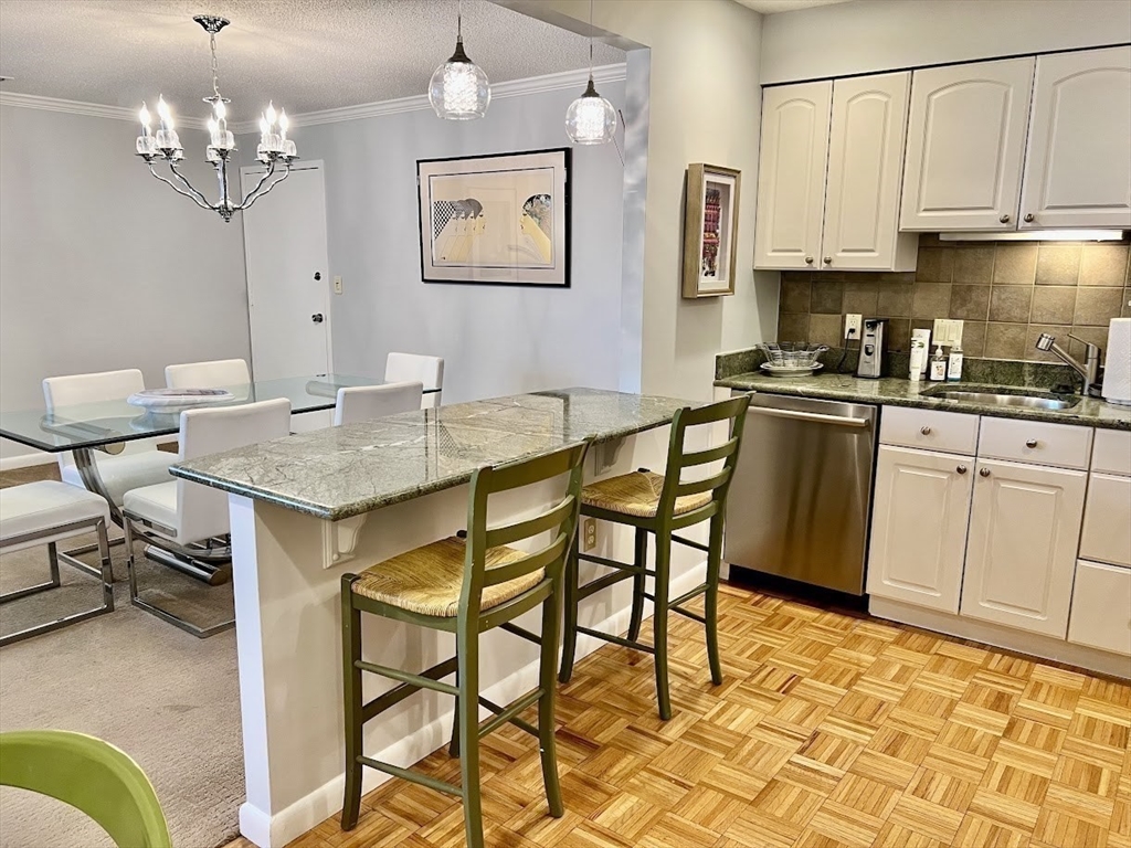 1006 Paradise Rd, Swampscott