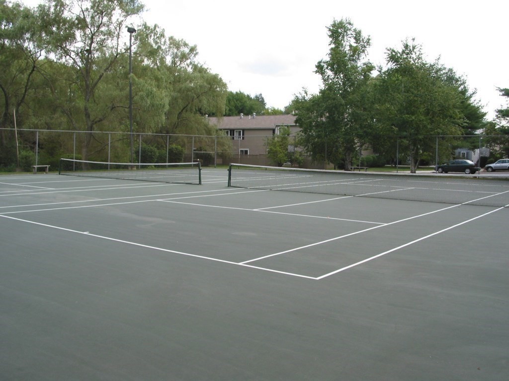 52 Village Brook Ln, Natick