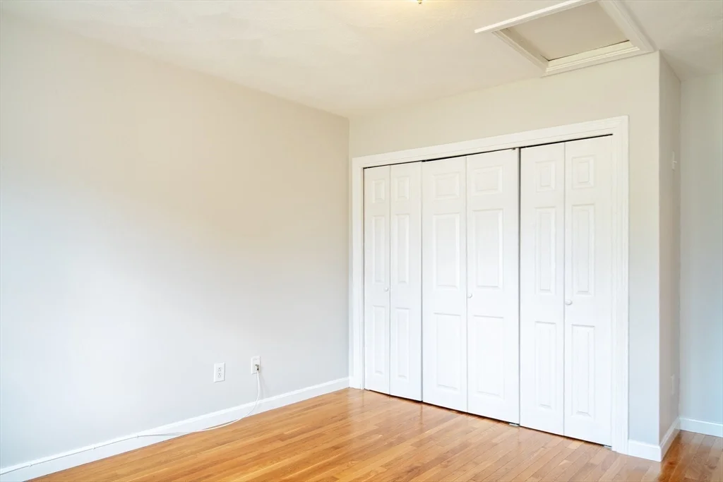 1083 Main St, Walpole