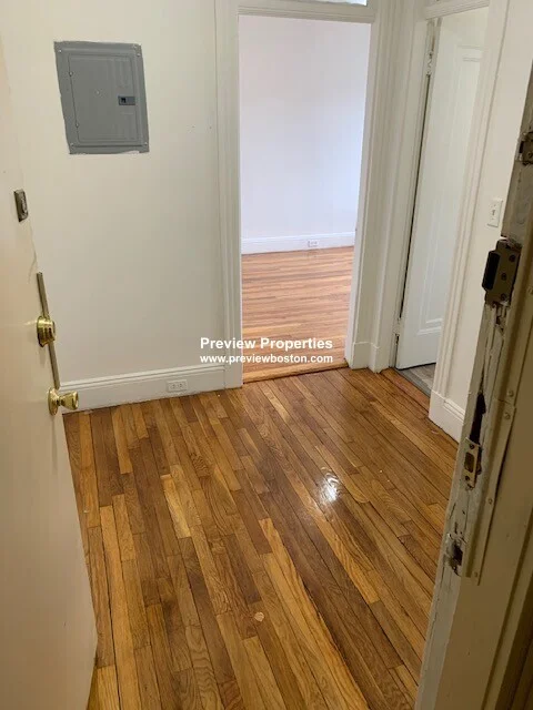 1185 Boylston St, Fenway