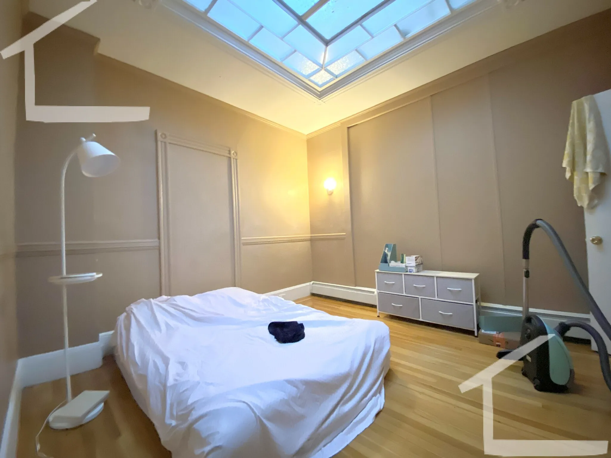 12 Bay State Rd, Fenway