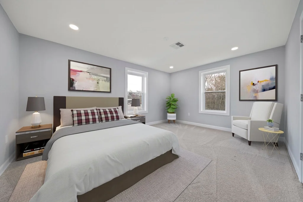 13 Broadway, Raynham Center