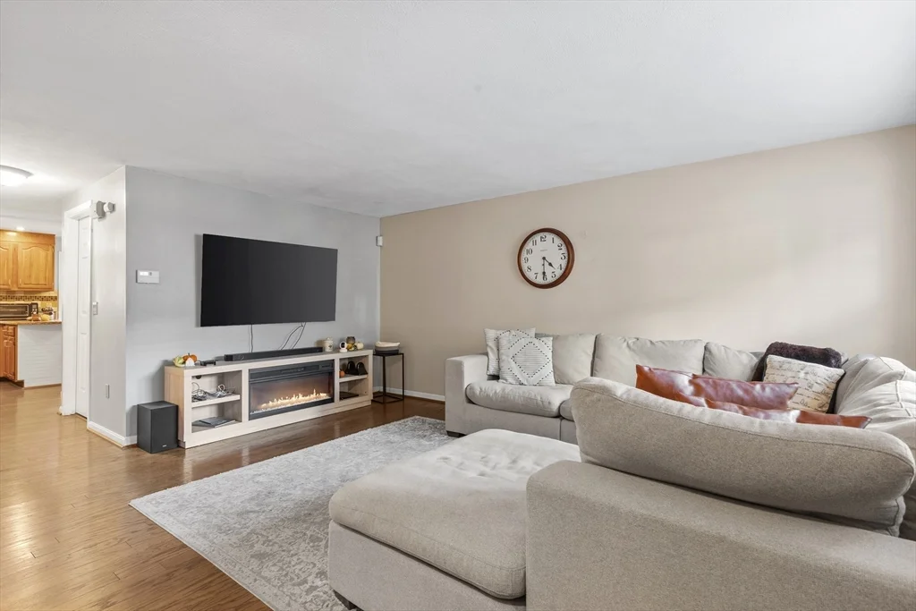 25 Eagan Pl, Peabody