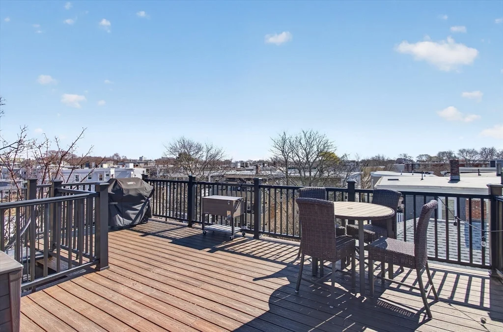15 W Bellflower St, South Boston