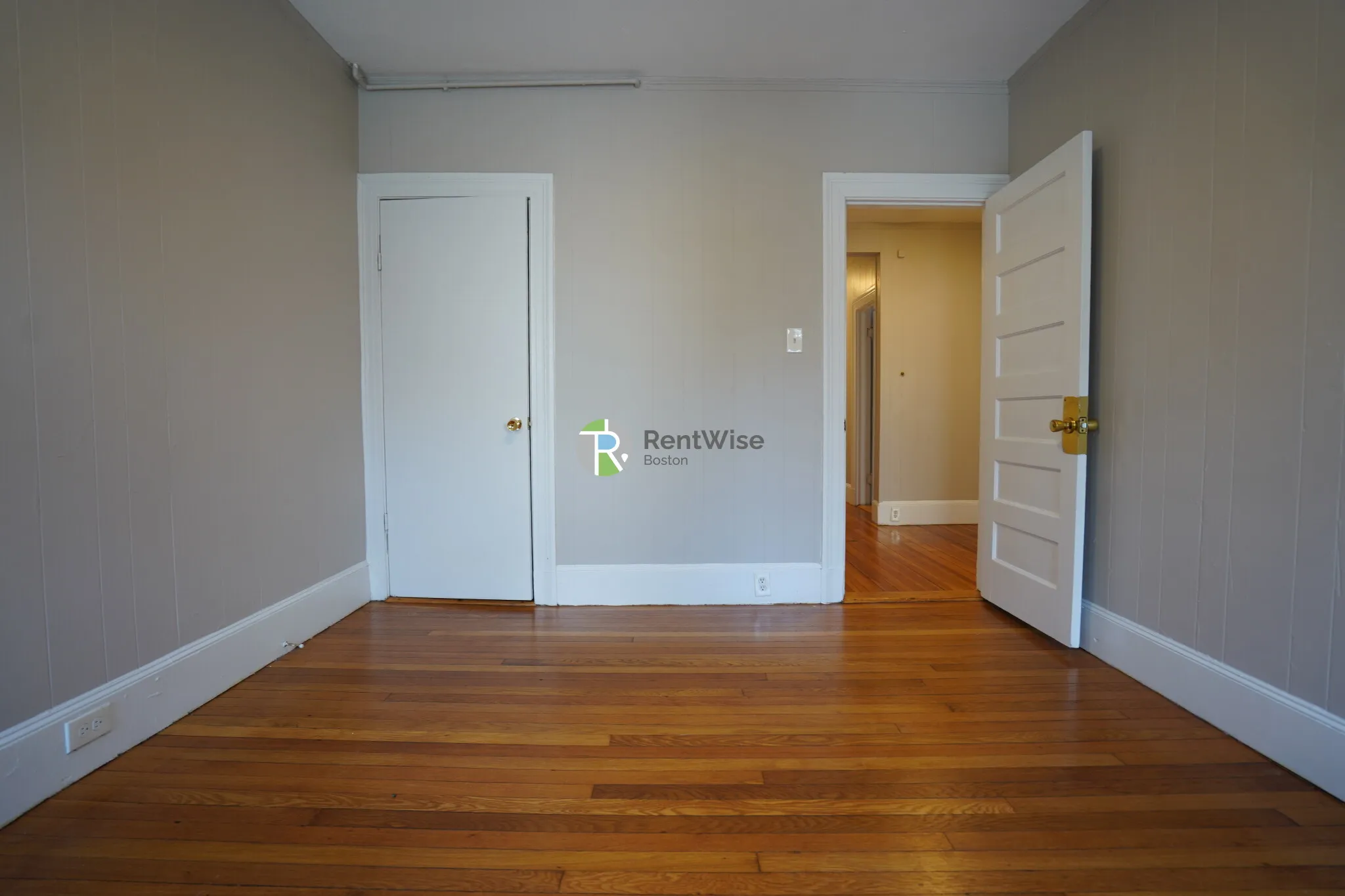 4 Ashford Ct, Allston