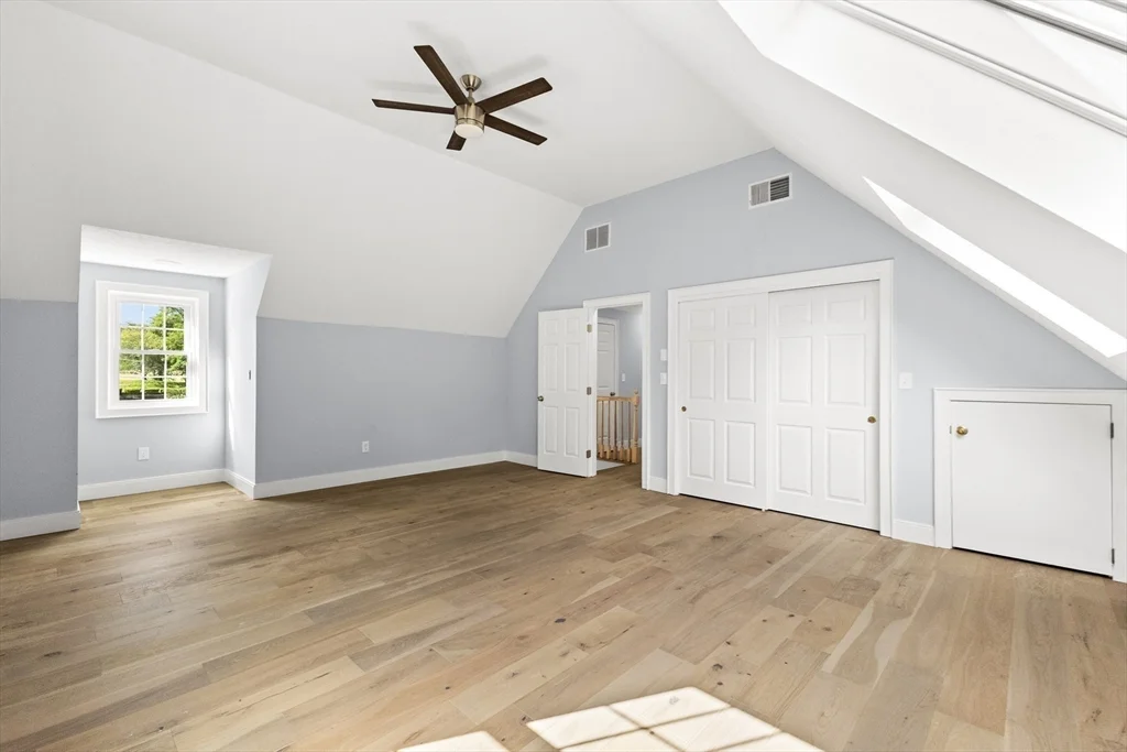 24 Country Club Dr, Plymouth