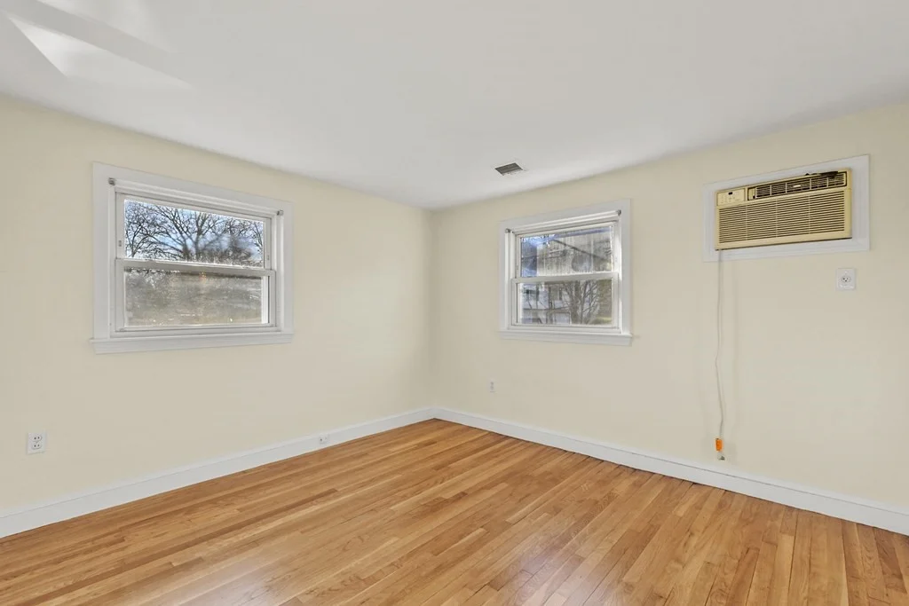 72 Cambridge Rd, Woburn