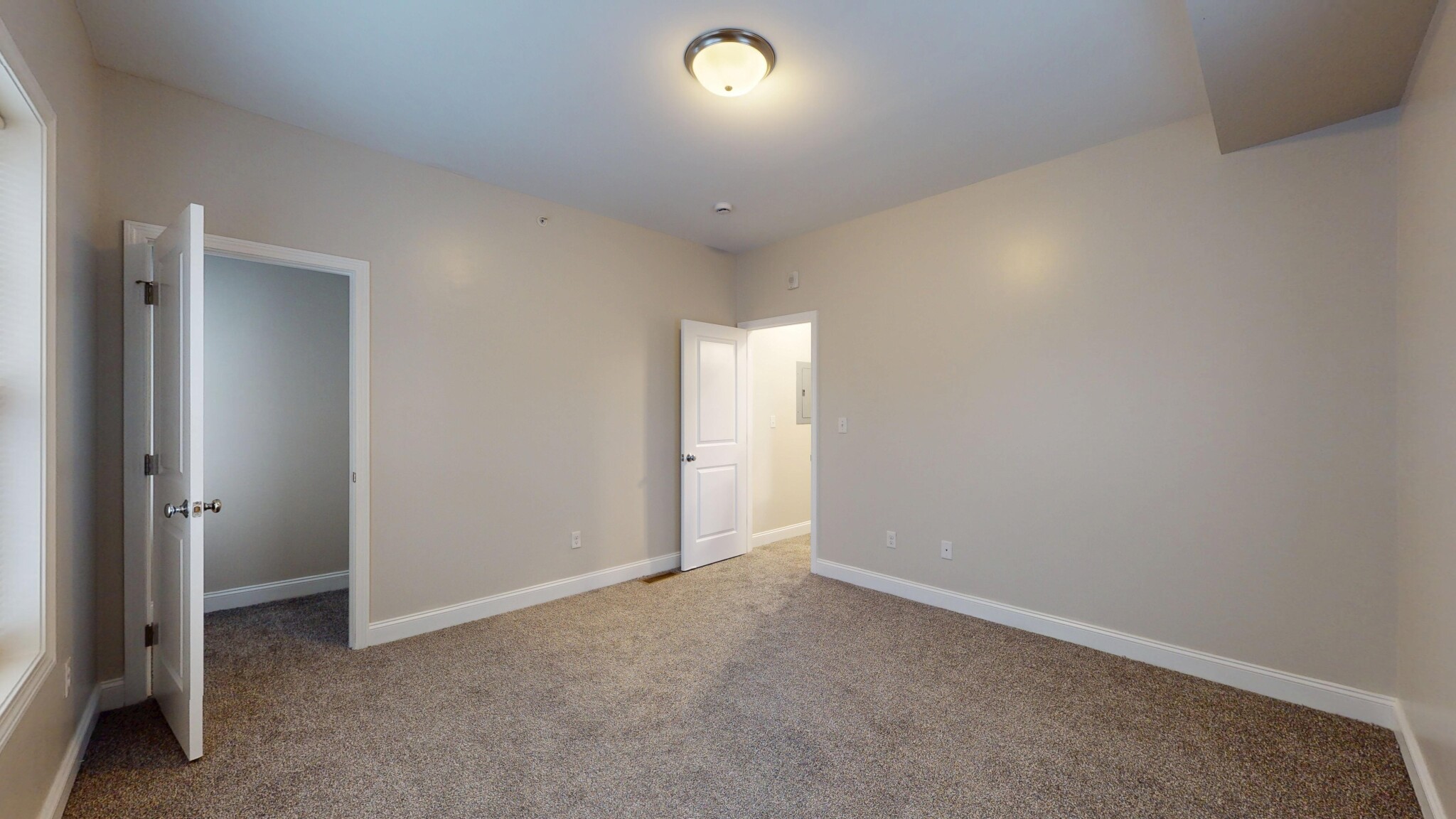 60 Holworthy St, Roxbury