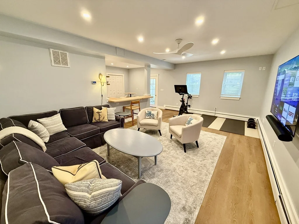 1A Pochick Ave, Nantucket