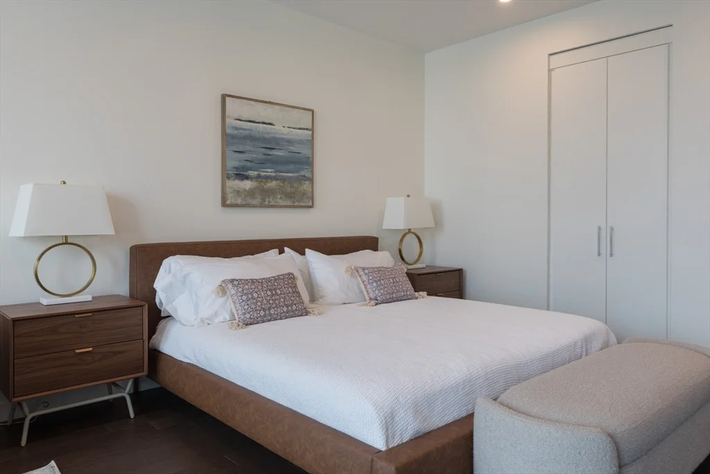 40 Trinity Pl, Back Bay