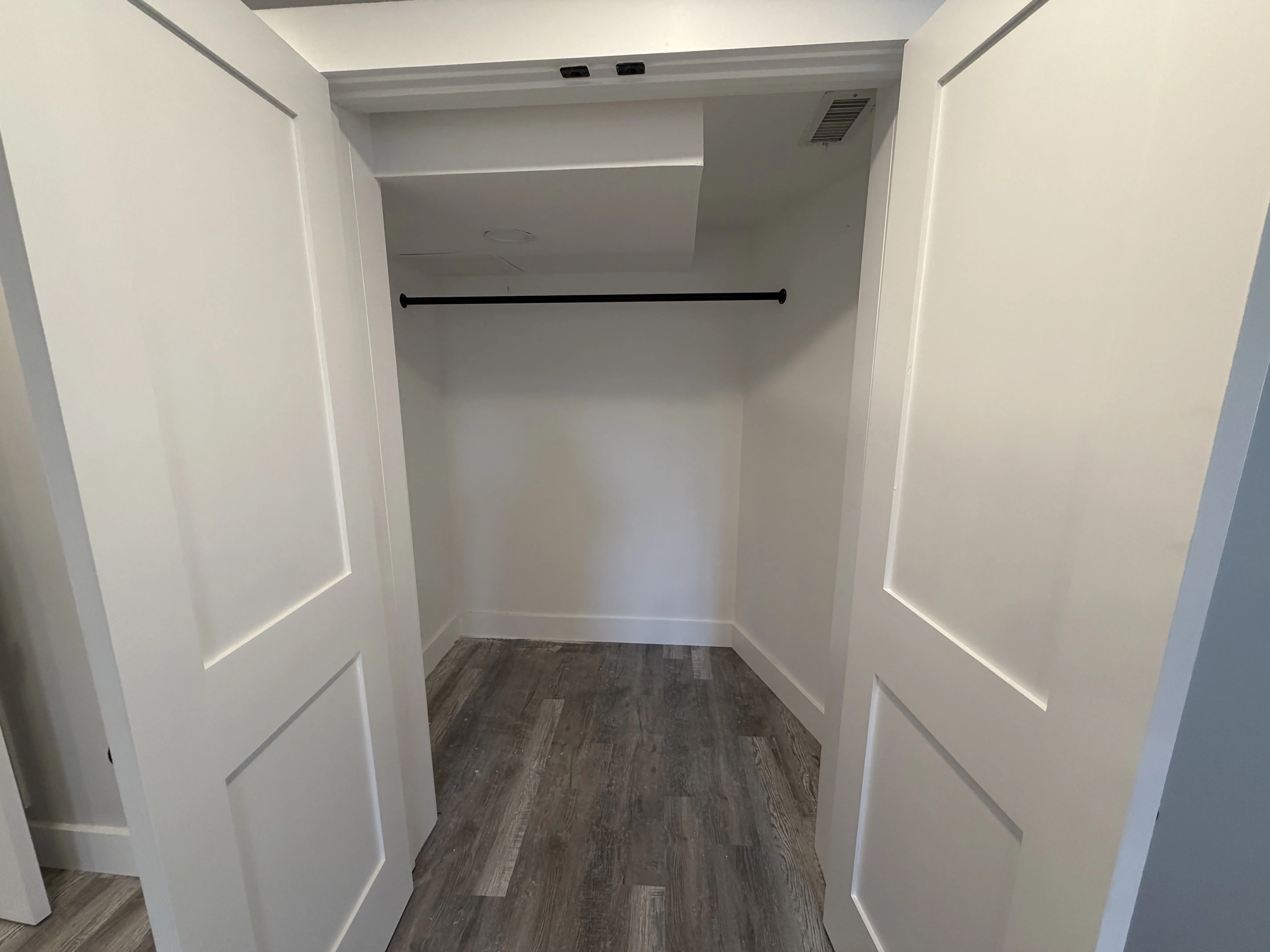 90 Winthrop Shore Dr, Winthrop