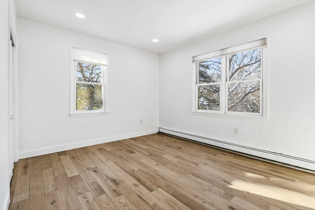 183 Gardner St, Hingham