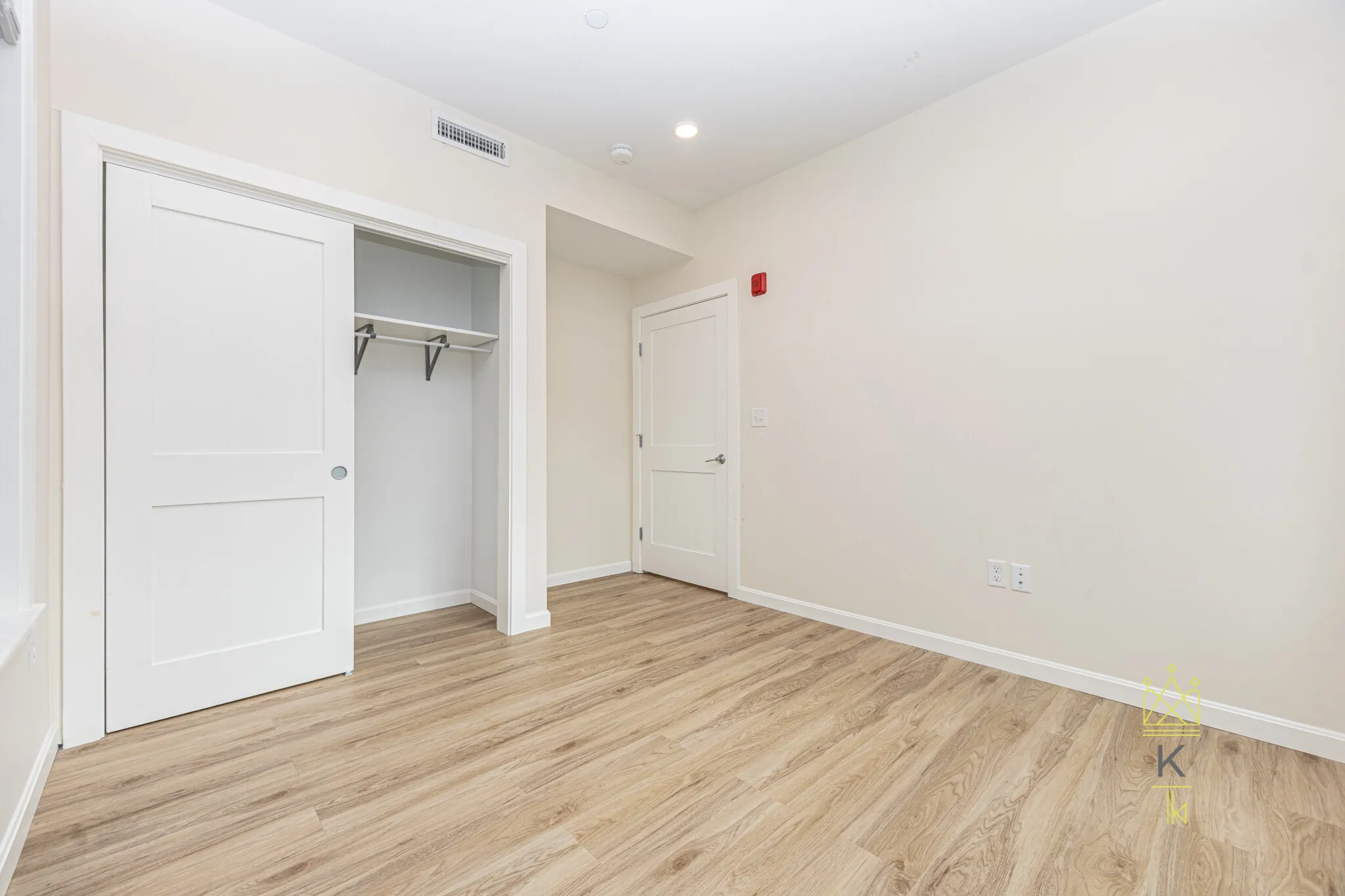 458 Washington St, Brighton