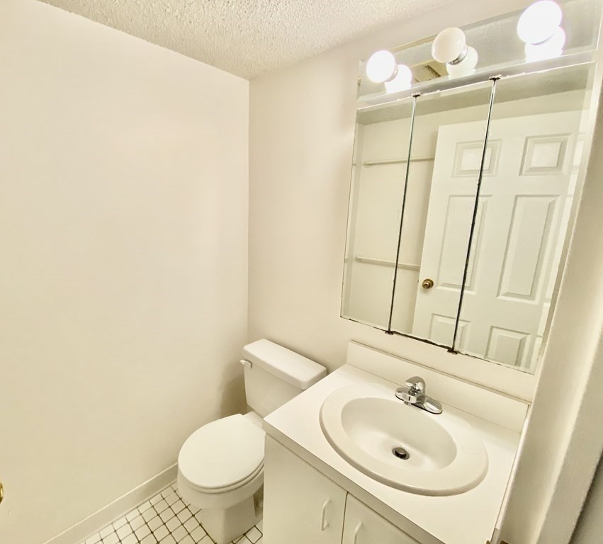 135 Pleasant St, North Brookline