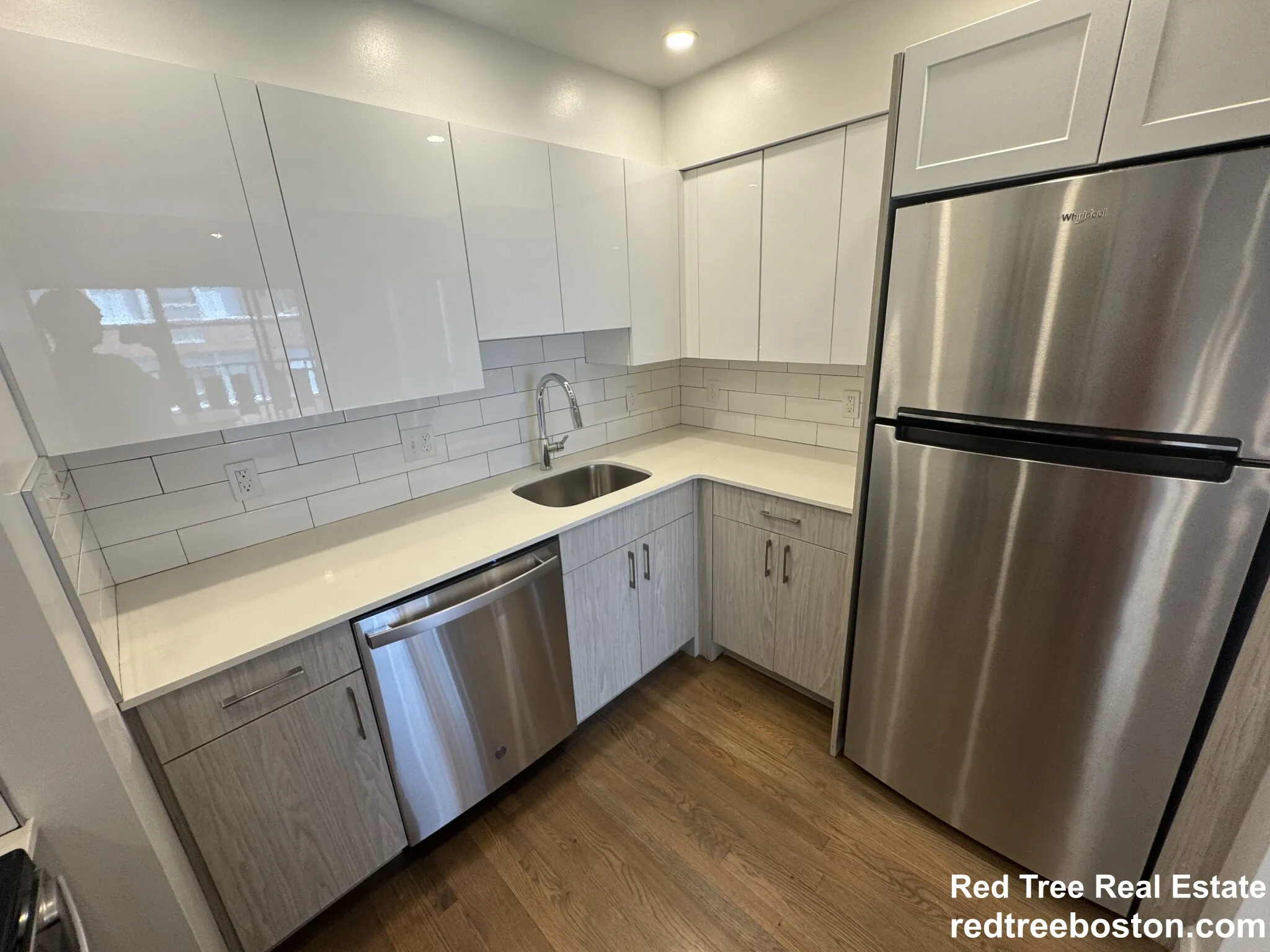 320 Hammond Pond Pkwa, Chestnut Hill