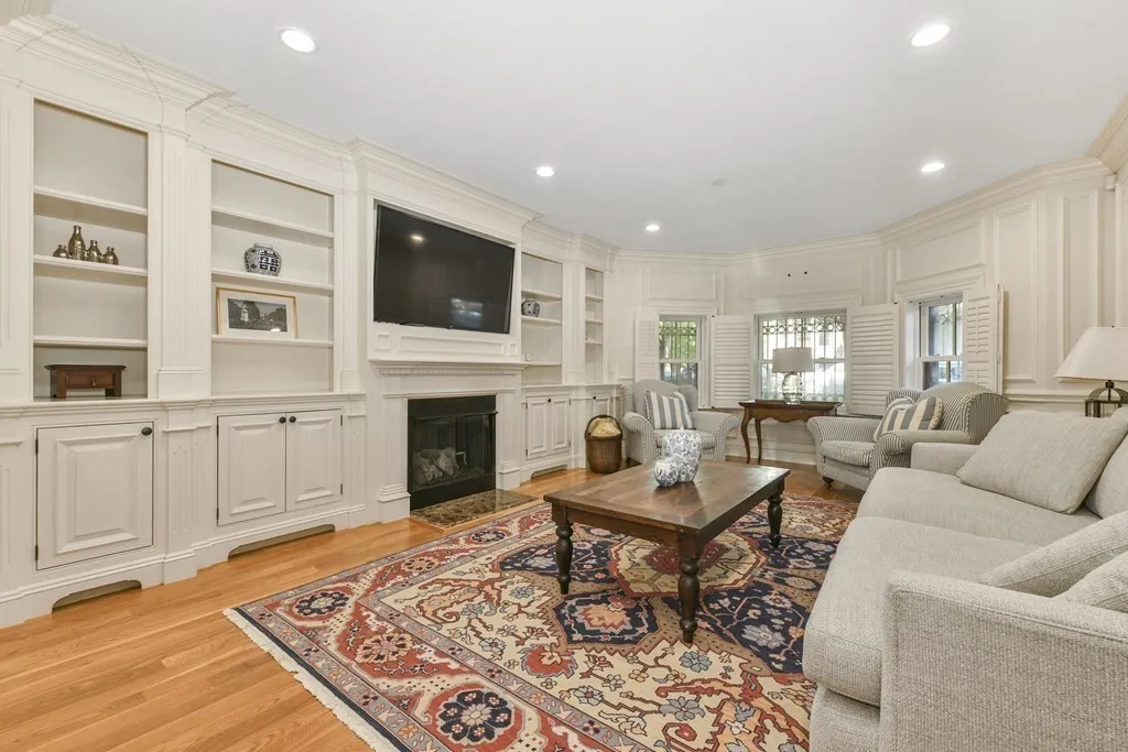 447 Beacon St, Back Bay