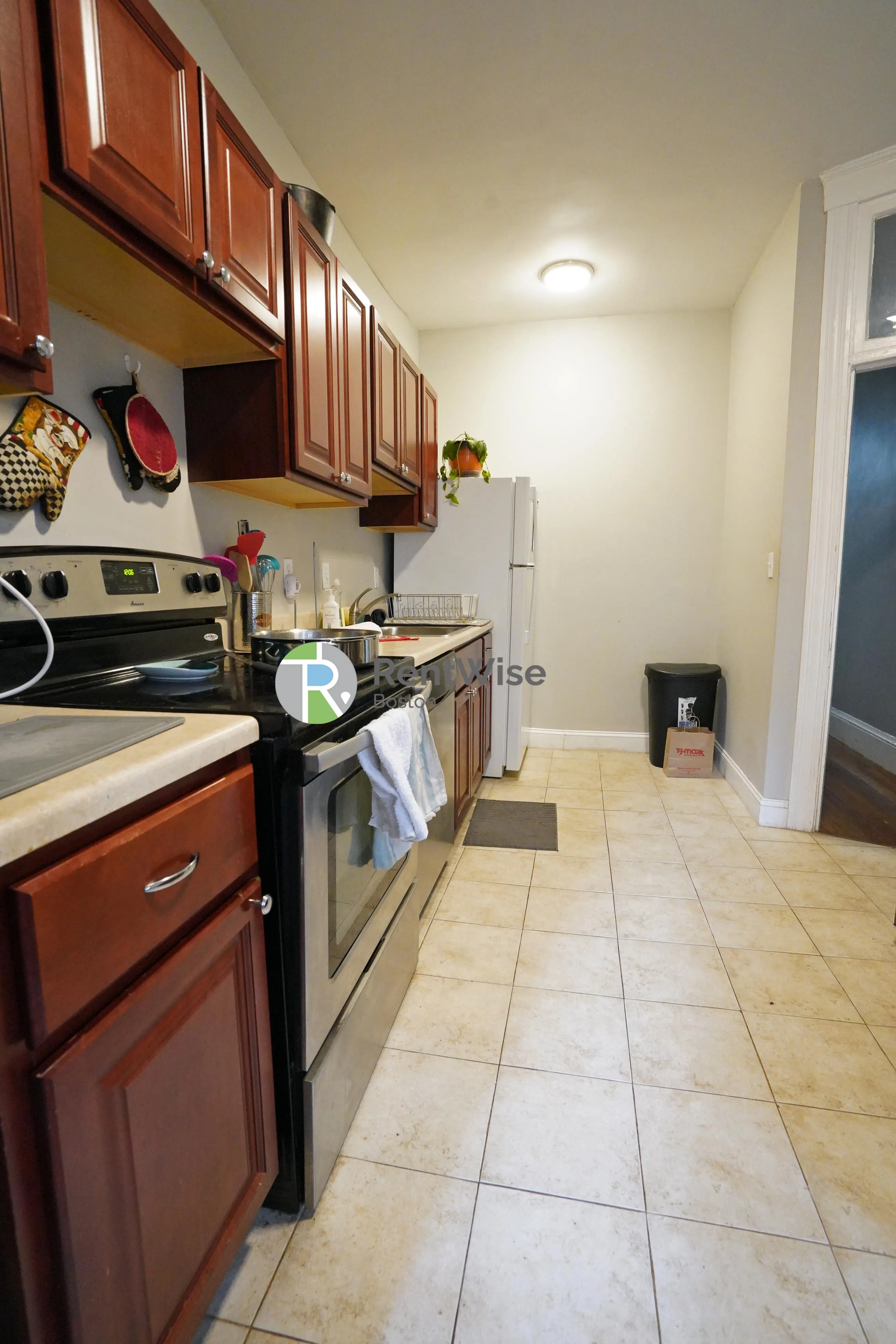 1379 Commonwealth Ave, Brighton