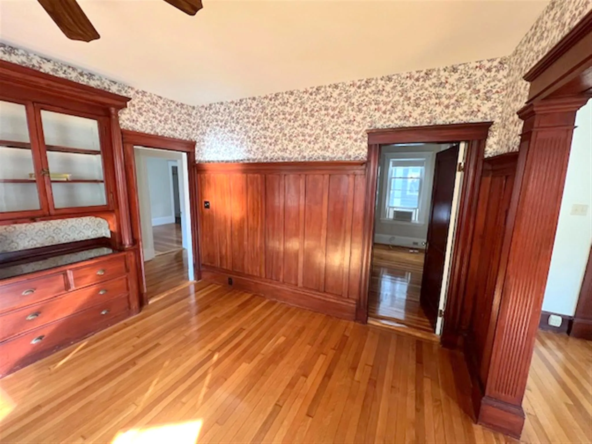 76 Powder House Boulevard, Tufts