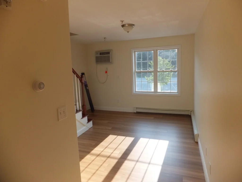 1581 Commercial St, Weymouth