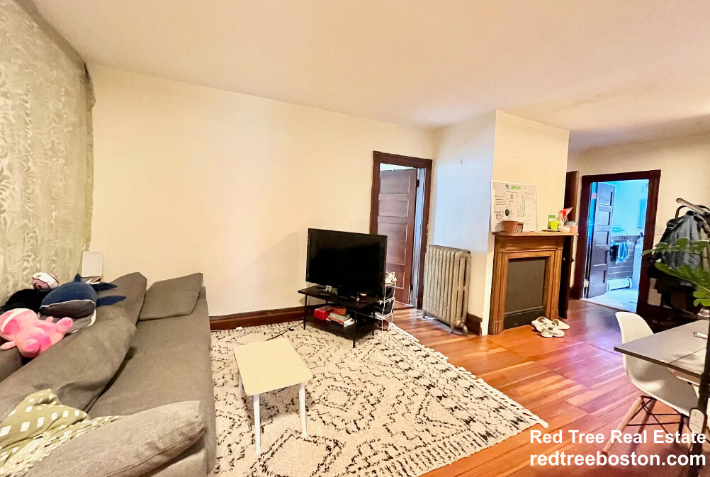 41 Gordon St, Allston