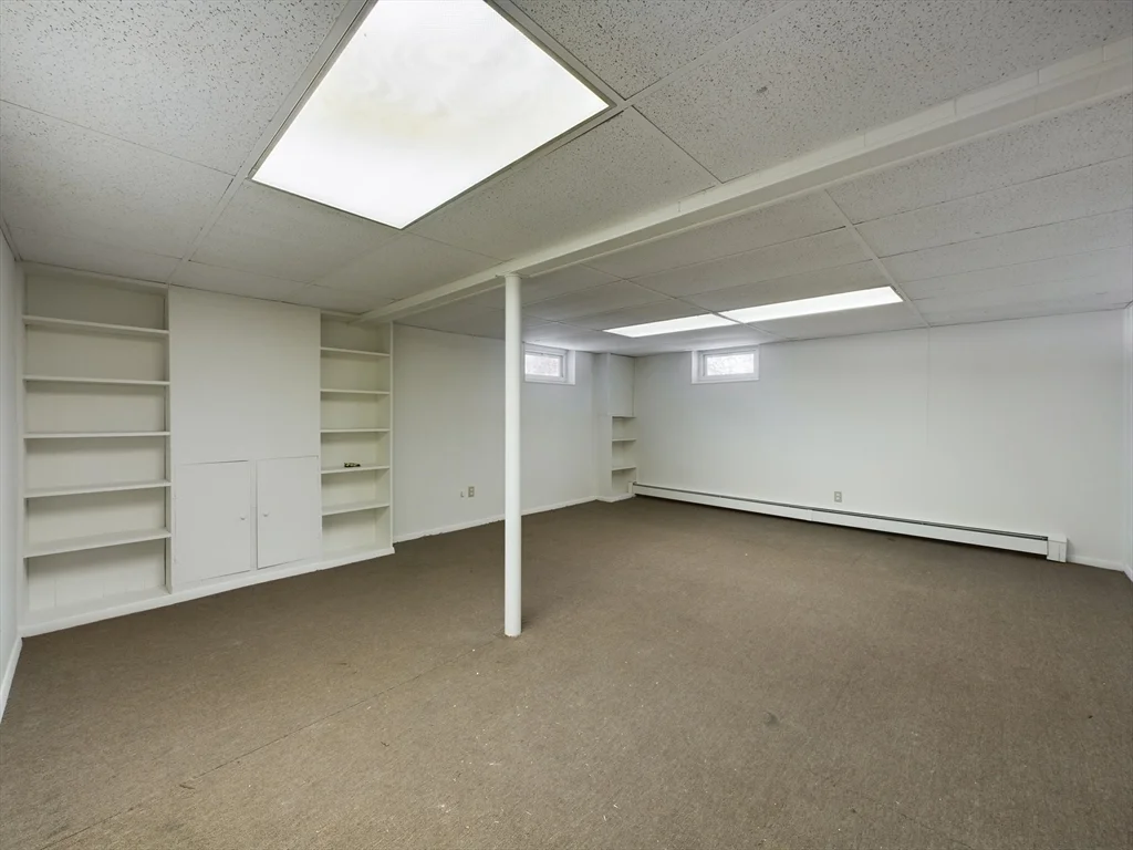 97 Old Post Rd, Sharon