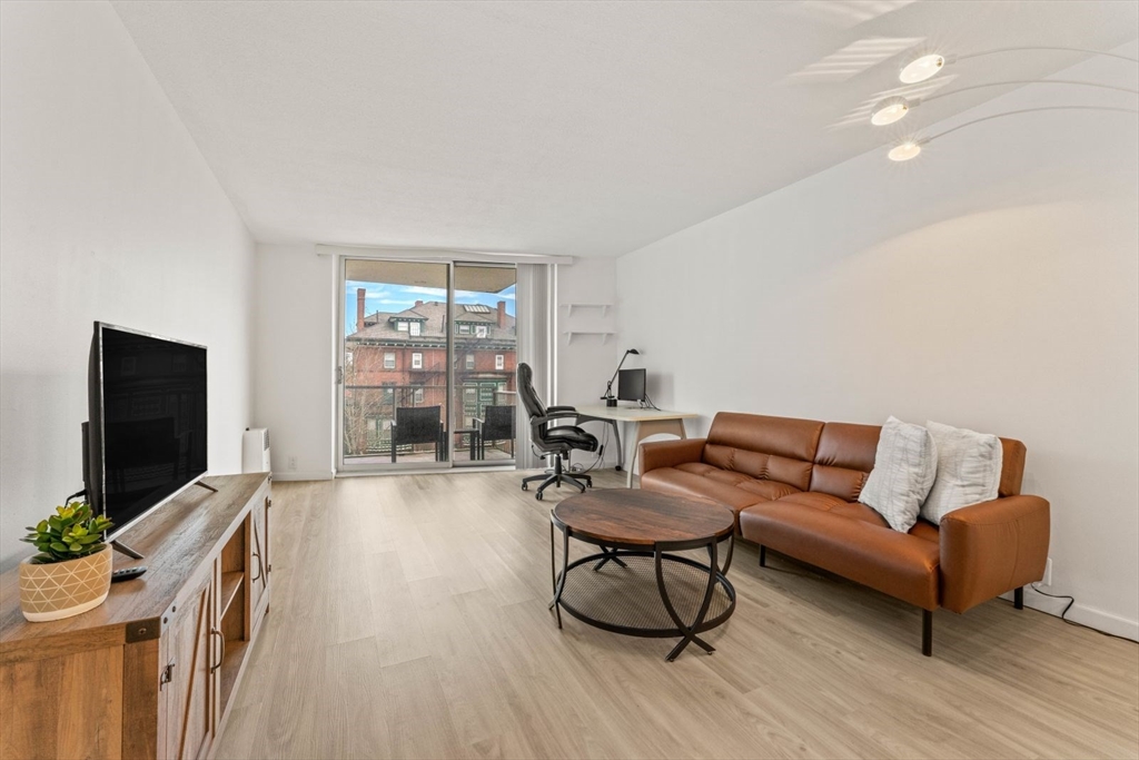 19 Winchester St, Coolidge Corner