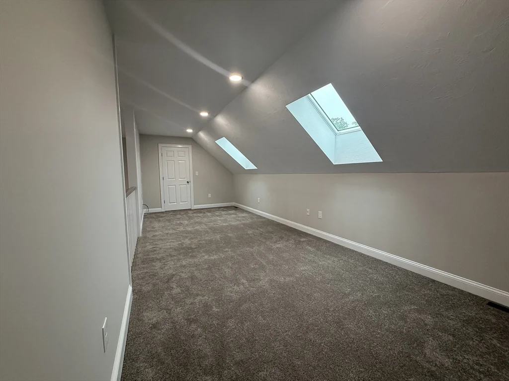 12 Glacier Path, Middleboro