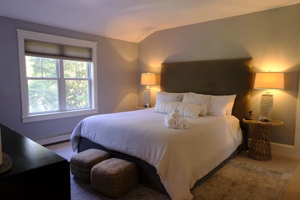 110 Clamshell Cove Rd, Cotuit