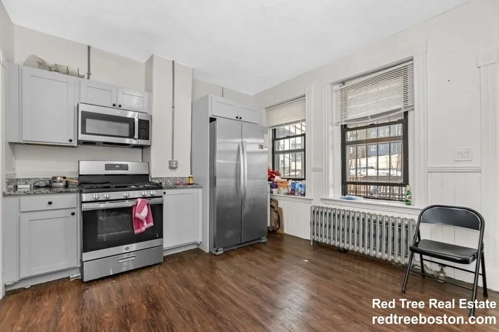 868 Huntington Ave, Coolidge Corner