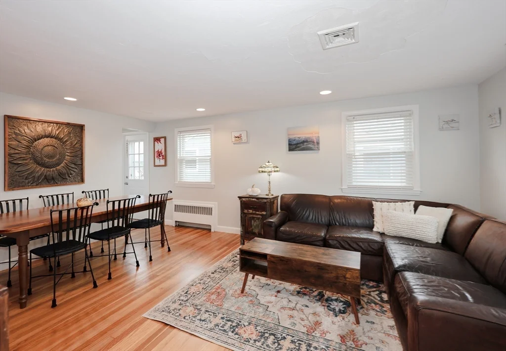 34 Brookline Ave, Hull