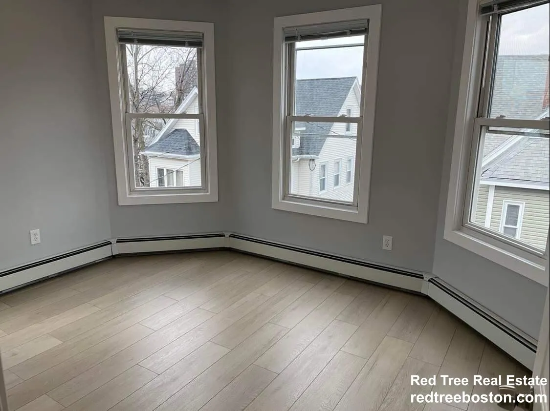 11 Pearl Ter, East Somerville