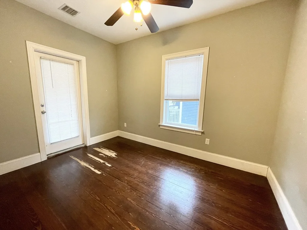 178 Hillside St, Mission Hill